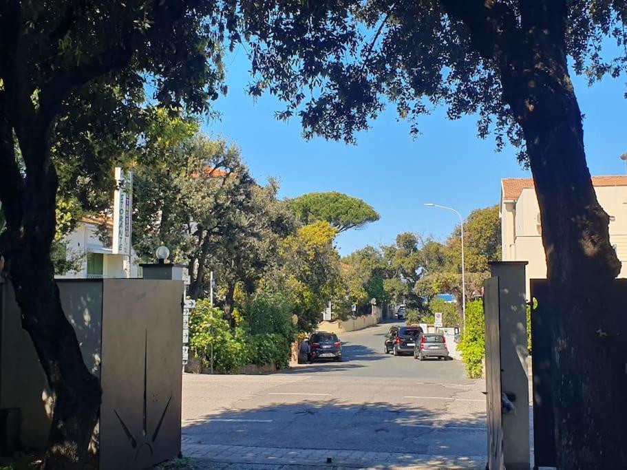 Lecci Al Mare Apartment San Vincenzo Exterior photo